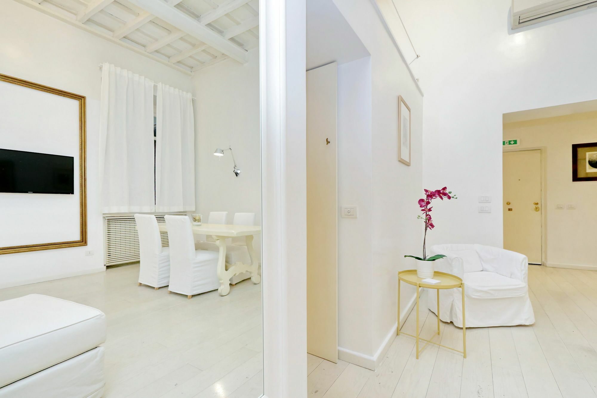 Triton Place Rome Extérieur photo
